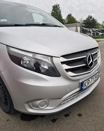 Mercedes-Benz Vito cena 79950 przebieg: 240600, rok produkcji 2017 z Wolbórz małe 277
